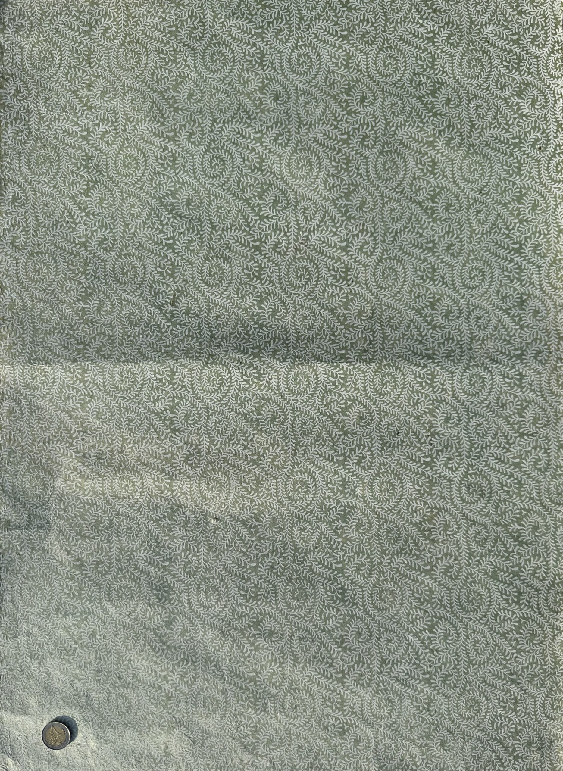 Loktapapier weiße Ranken auf achenseegrün ca. 50 x 75cm